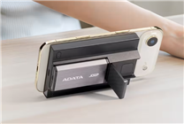 全球首款！威剛推出移動(dòng)電源+固態(tài)硬盤(pán)二合一SR800