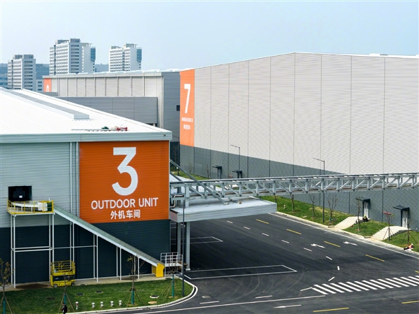 誰再說我是“組裝廠”！今天小米集齊三大工廠：手機、汽車和大家電全部自己生產(chǎn)